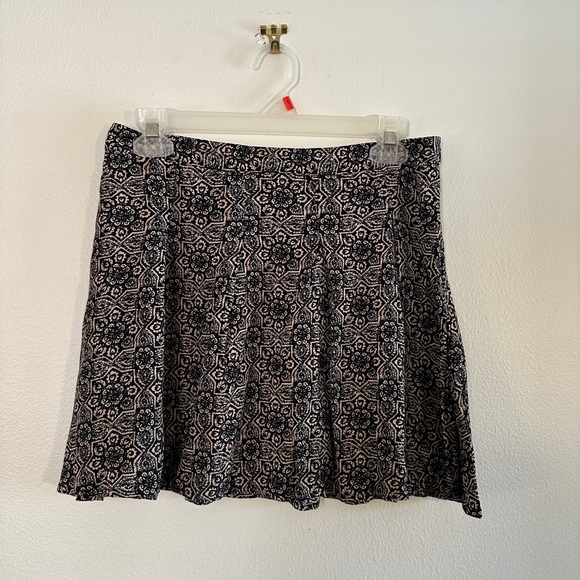 Forever 21 Geometric Mini Skirt - Picture 1 of 7